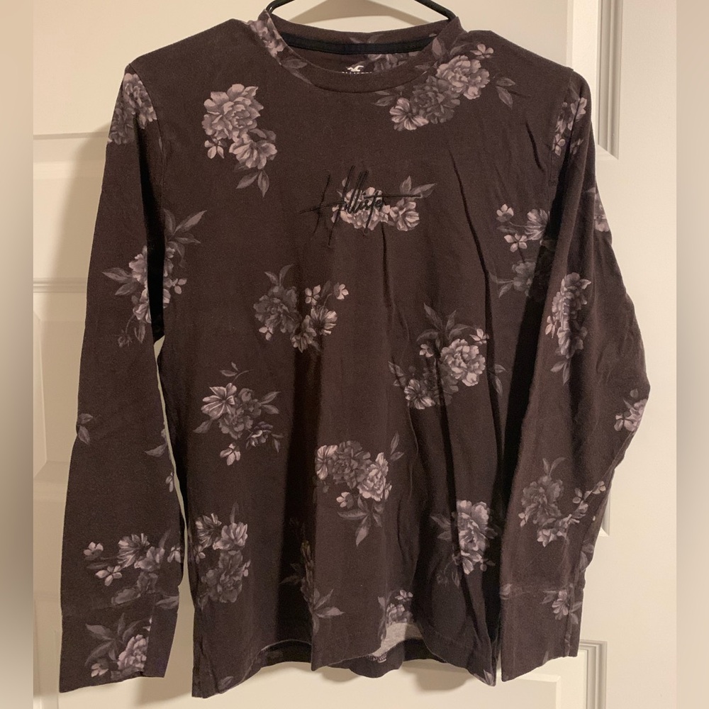 Men’s Hollister Brown Floral Long Sleeve Shirt (wrinkles discussed below)